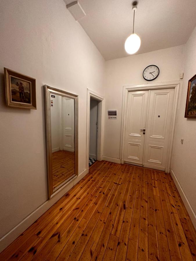 Centrum Artlwowska Varsovie Extérieur photo